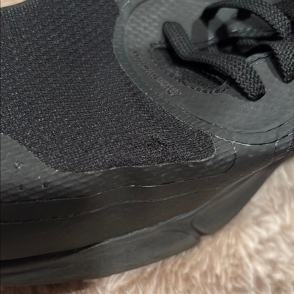 Cole Haan Black Sneakers with Neon Accents size 10 - Picture 9 of 9